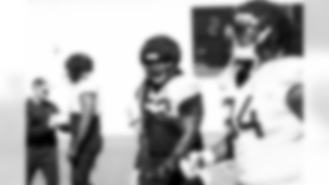 DL DaVon Hamilton (52)
