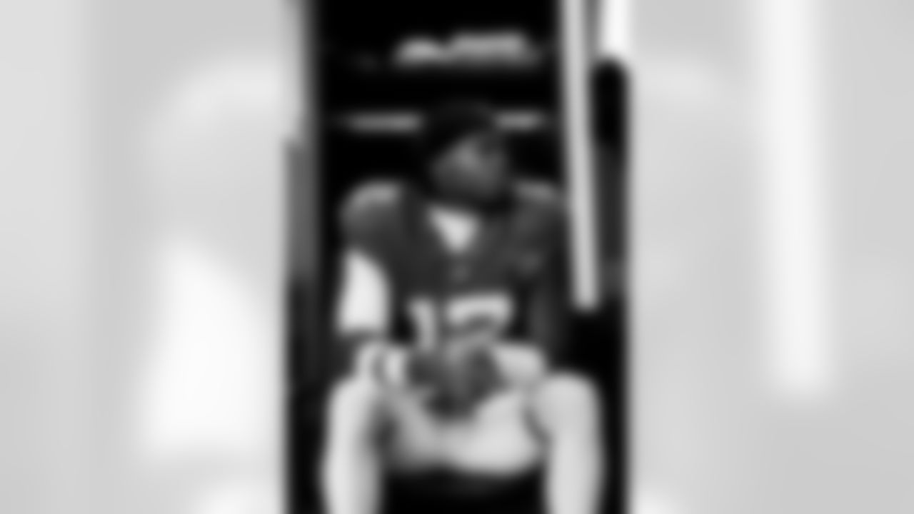 Jacksonville Jaguars vs. Pittsburgh Steelers
WR/DB Travis Hunter (12)