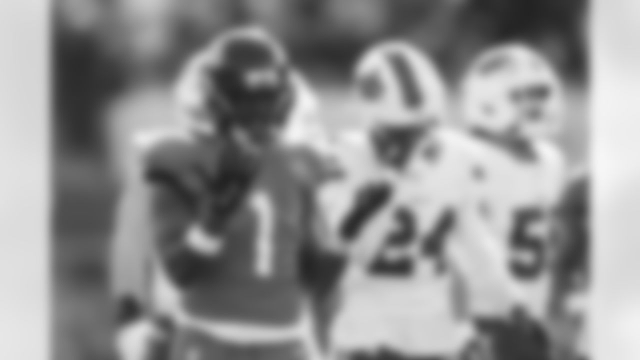 Jacksonville Jaguars vs Buffalo Bills
RB Travis Etienne Jr. (1)