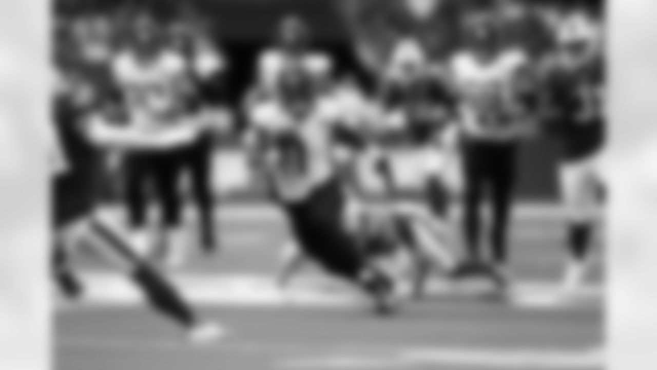 Jacksonville Jaguars vs Buffalo Bills
RB Travis Etienne Jr. (1)