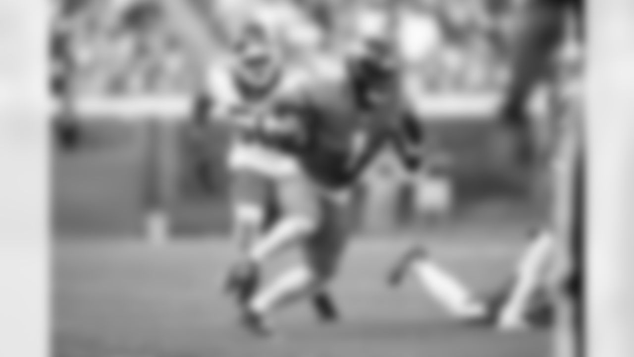 Jacksonville Jaguars vs New York Jets

RB Travis Etienne Jr. (1)