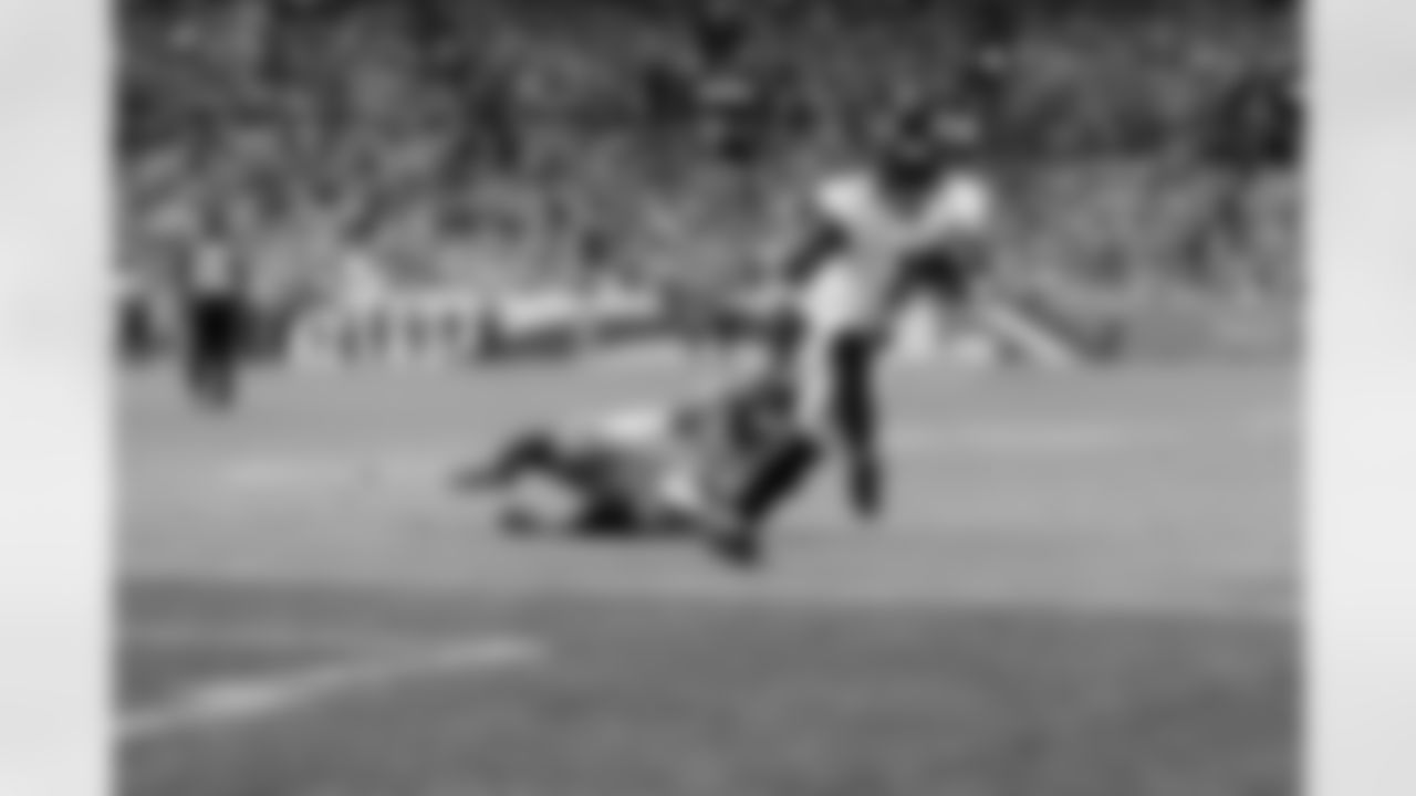 Jacksonville Jaguars vs Denver Broncos

RB Travis Etienne Jr. (1)