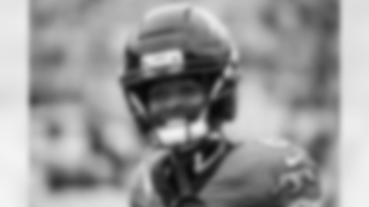 Jacksonville Jaguars vs Tennessee Titans

CB Greg Newsome II (6)