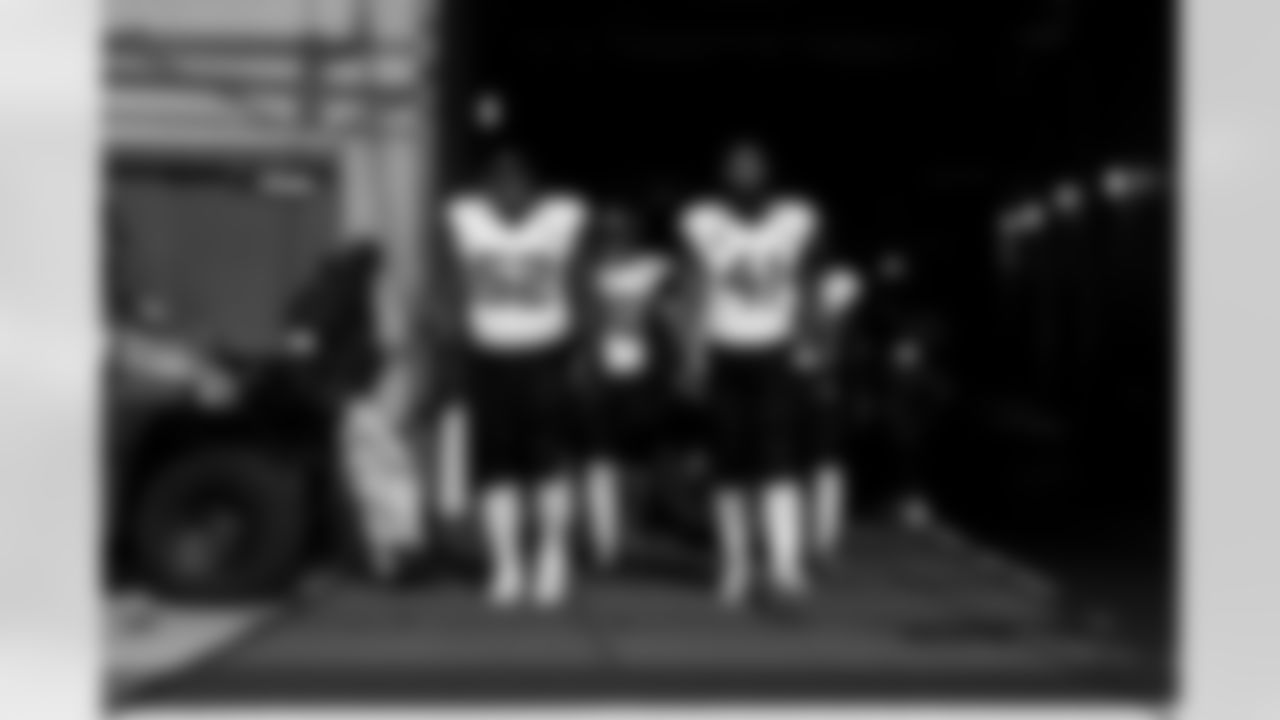 Jacksonville Jaguars vs Tennessee Titans

DT DaVon Hamilton (52) and DE Josh Hines-Allen (41)