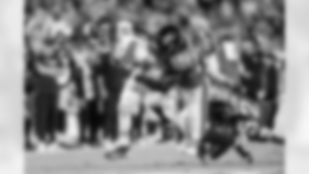 Jacksonville Jaguars vs Kansas City Chiefs
LB Foyesade Oluokun (23)