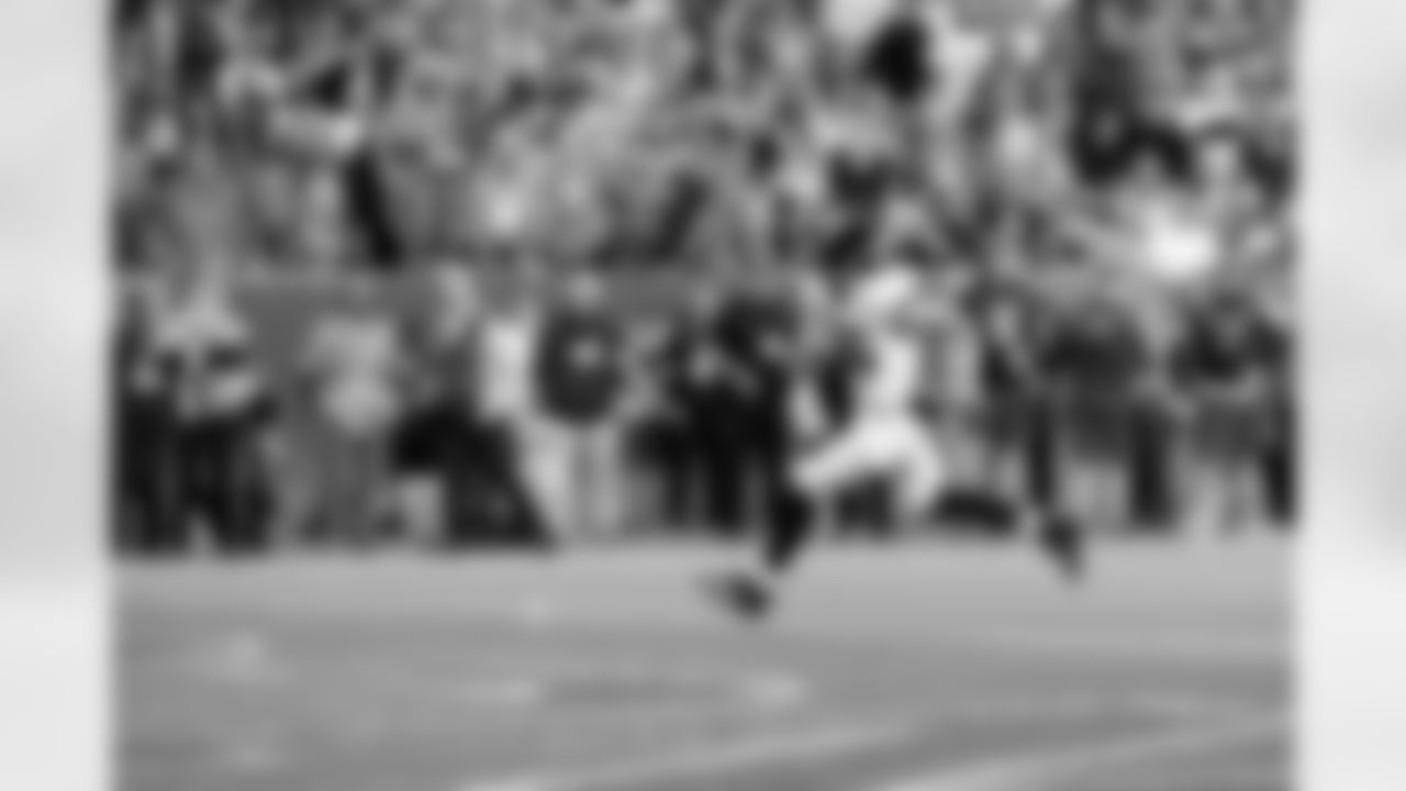 Jacksonville Jaguars vs Denver Broncos

QB Trevor Lawrence (16)