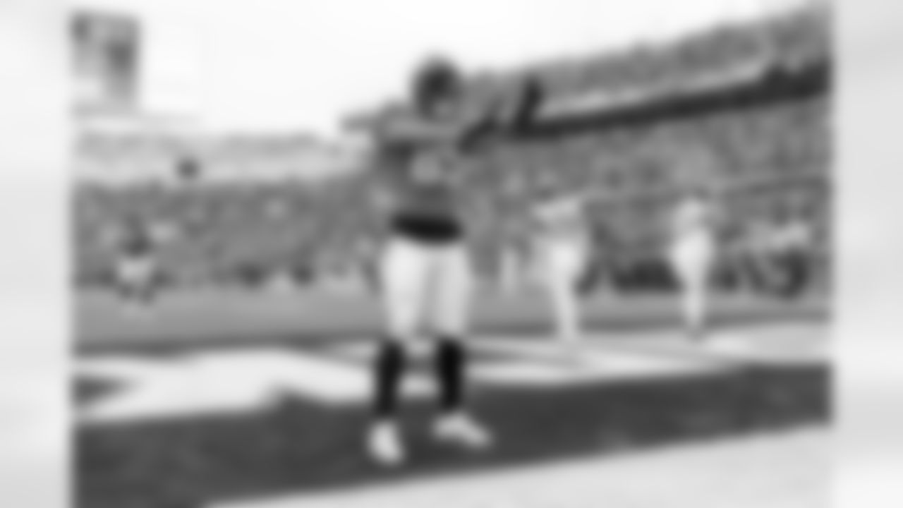 Jacksonville Jaguars vs Tennessee Titans

TE Brenton Strange (85)