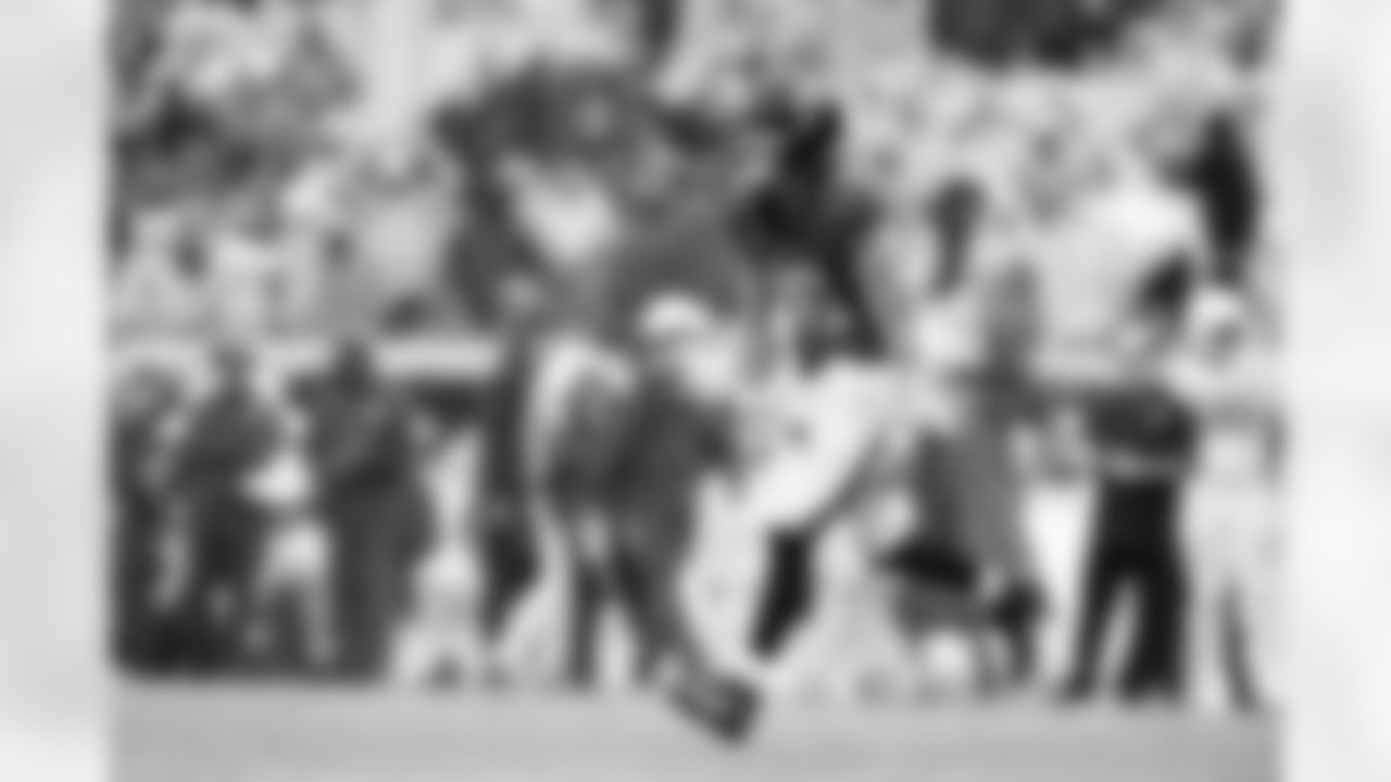 Jacksonville Jaguars vs Indianapolis Colts

QB Trevor Lawrence (16)