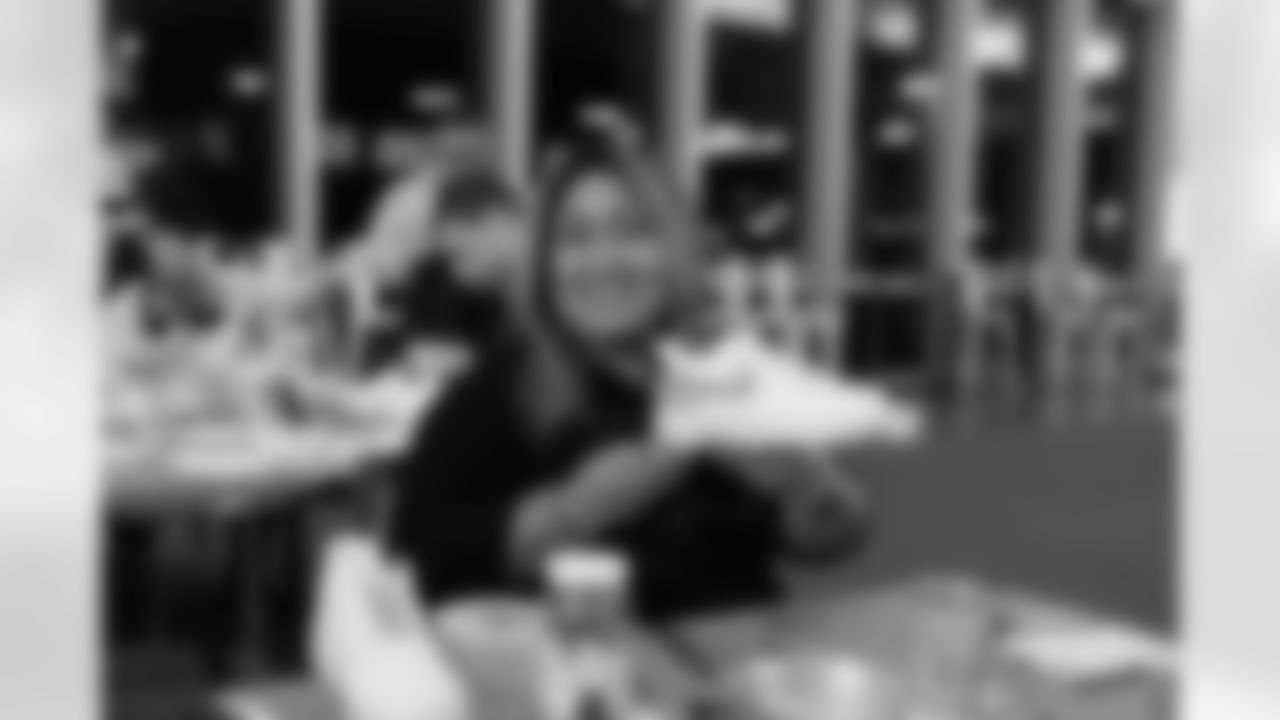 2023_0104_KickingItWithSoles_105