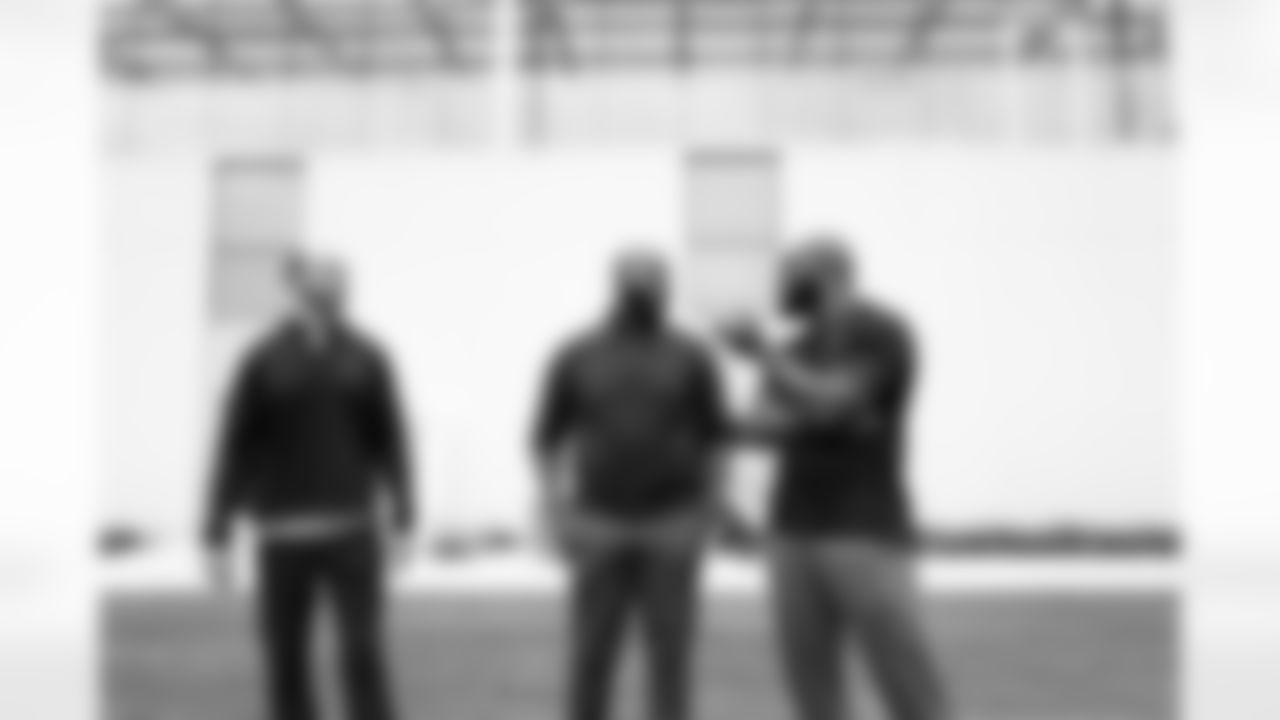 Jacksonville, Fla. — Jagaurs Legends attend Jaguars practice at the Miller Electric Center on December 5, 2025.