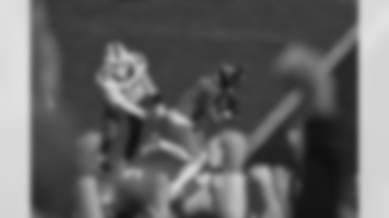 Jacksonville Jaguars vs Buffalo Bills
RB Travis Etienne Jr. (1)