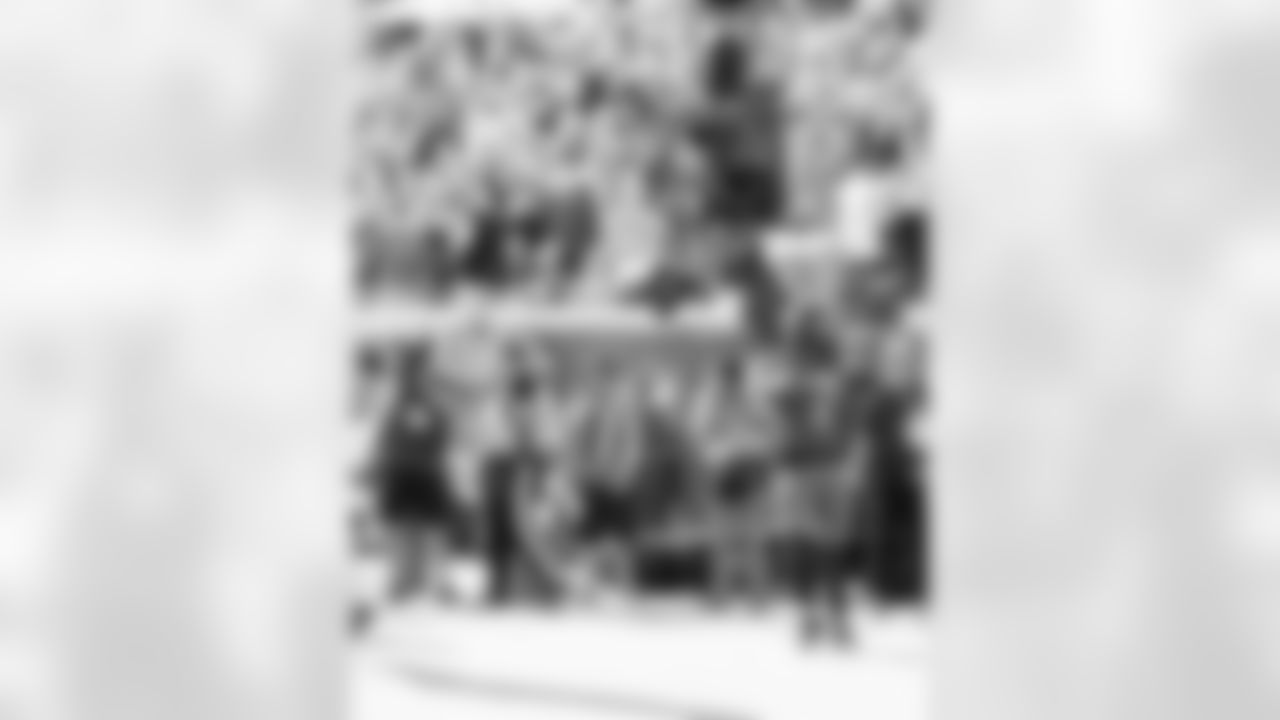 Jacksonville Jaguars vs Los Angeles Chargers
RB Travis Etienne Jr. (1)