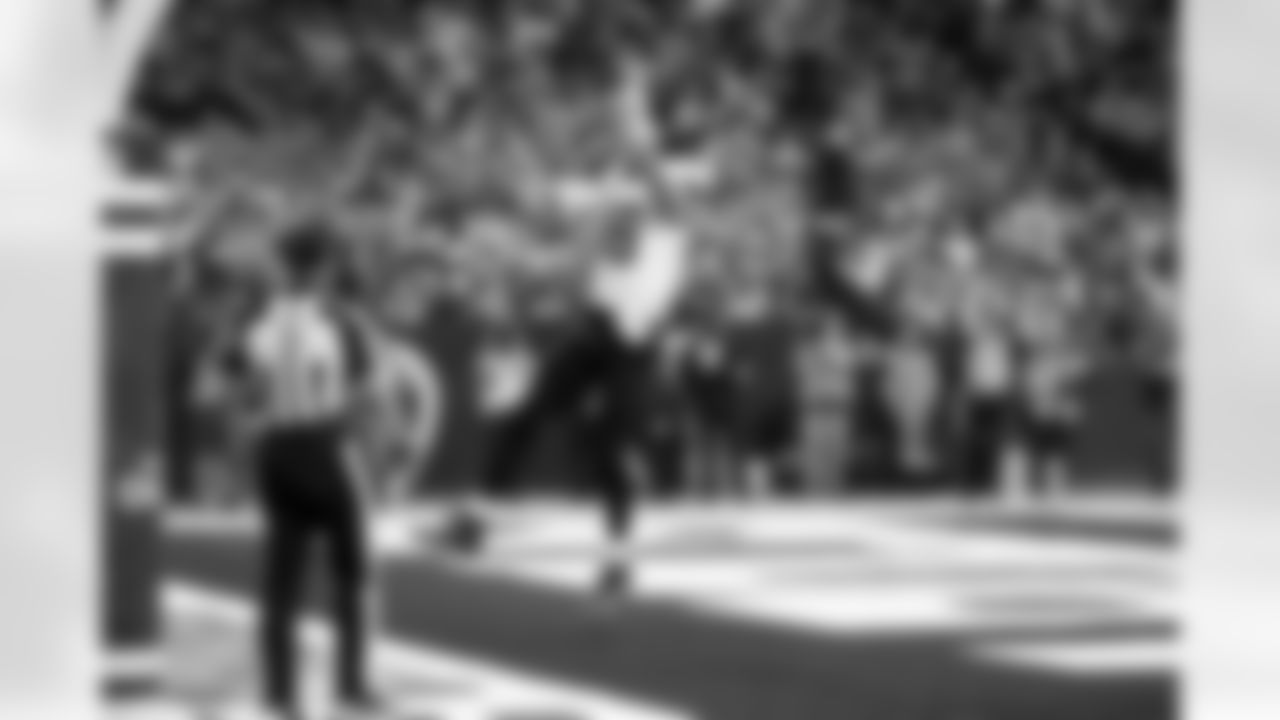 Jacksonville Jaguars vs Indianapolis Colts

QB Trevor Lawrence (16)