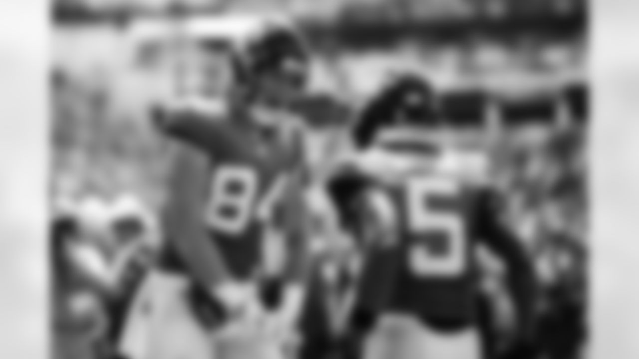 Jacksonville Jaguars vs Carolina Panthers
TE Hunter Long (84)