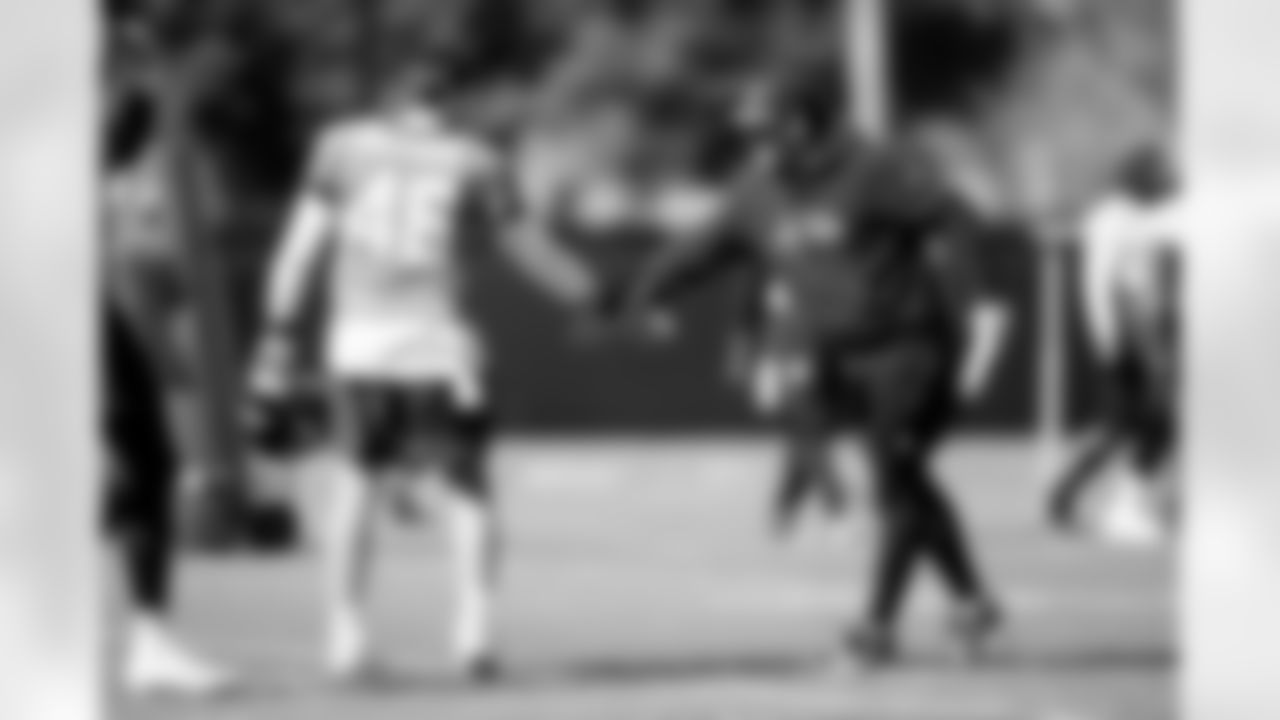 Jacksonville, Fla. — Jaguars long snapper Ross Matiscik (46) and special teams coordinator Heath Farwell during practice at the Miller Electric Center on December 11, 2025.