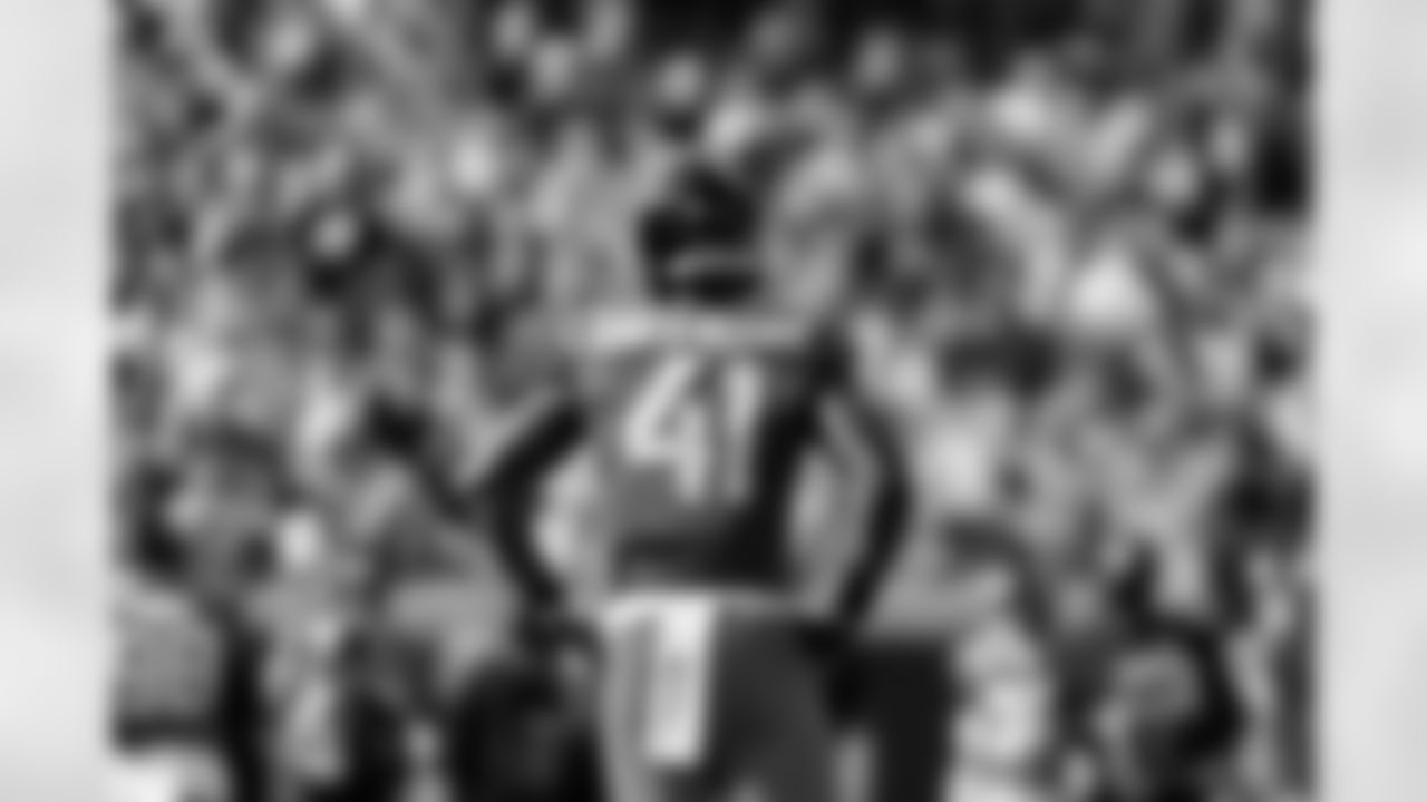 Jacksonville Jaguars vs New York Jets
DE Josh Hines-Allen (41)