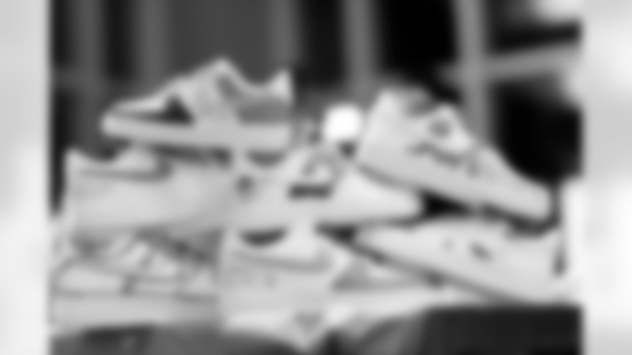 2023_0104_KickingItWithSoles_126