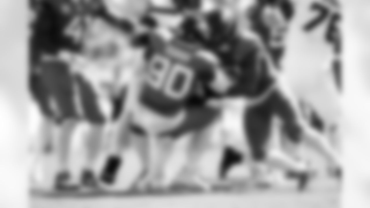Jacksonville Jaguars vs Seattle Seahawks
DL Emmanuel Ogbah (90) and LB Ventrell Miller (51)