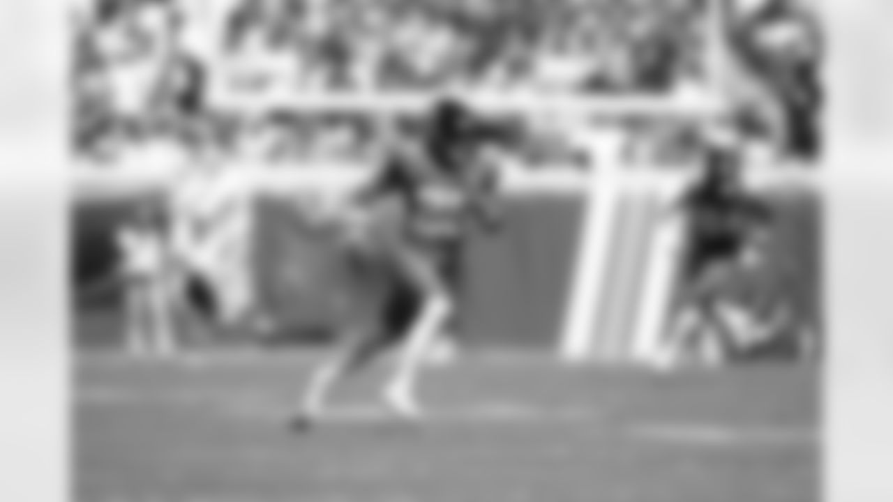Jacksonville Jaguars vs Seattle Seahawks
S Rayuan Lane III (25)