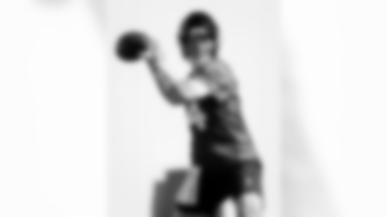 Jacksonville, Fla. — Jaguars quarterback Nick Mullens (14) during practice at the Miller Electric Center on November 12, 2025.