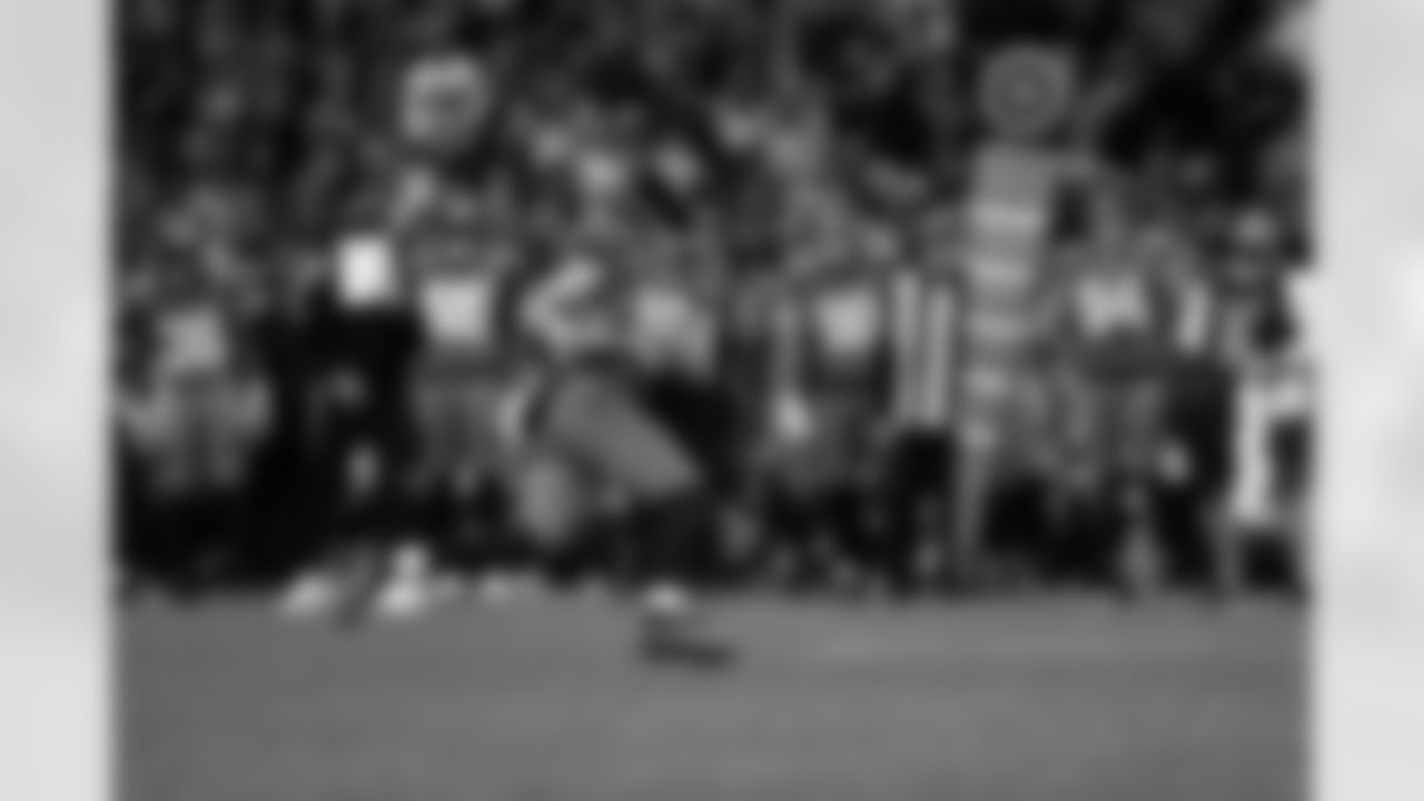 Jacksonville Jaguars vs. Los Angeles Rams
QB Trevor Lawrence (16)