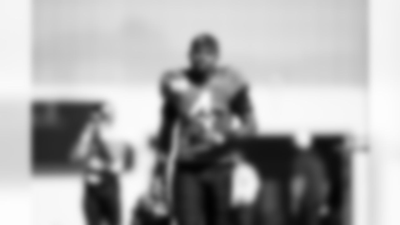 Jacksonville, Fla. — Jaguars safety Juan Thornhill (4) during practice at the Miller Electric Center on November 20, 2025.