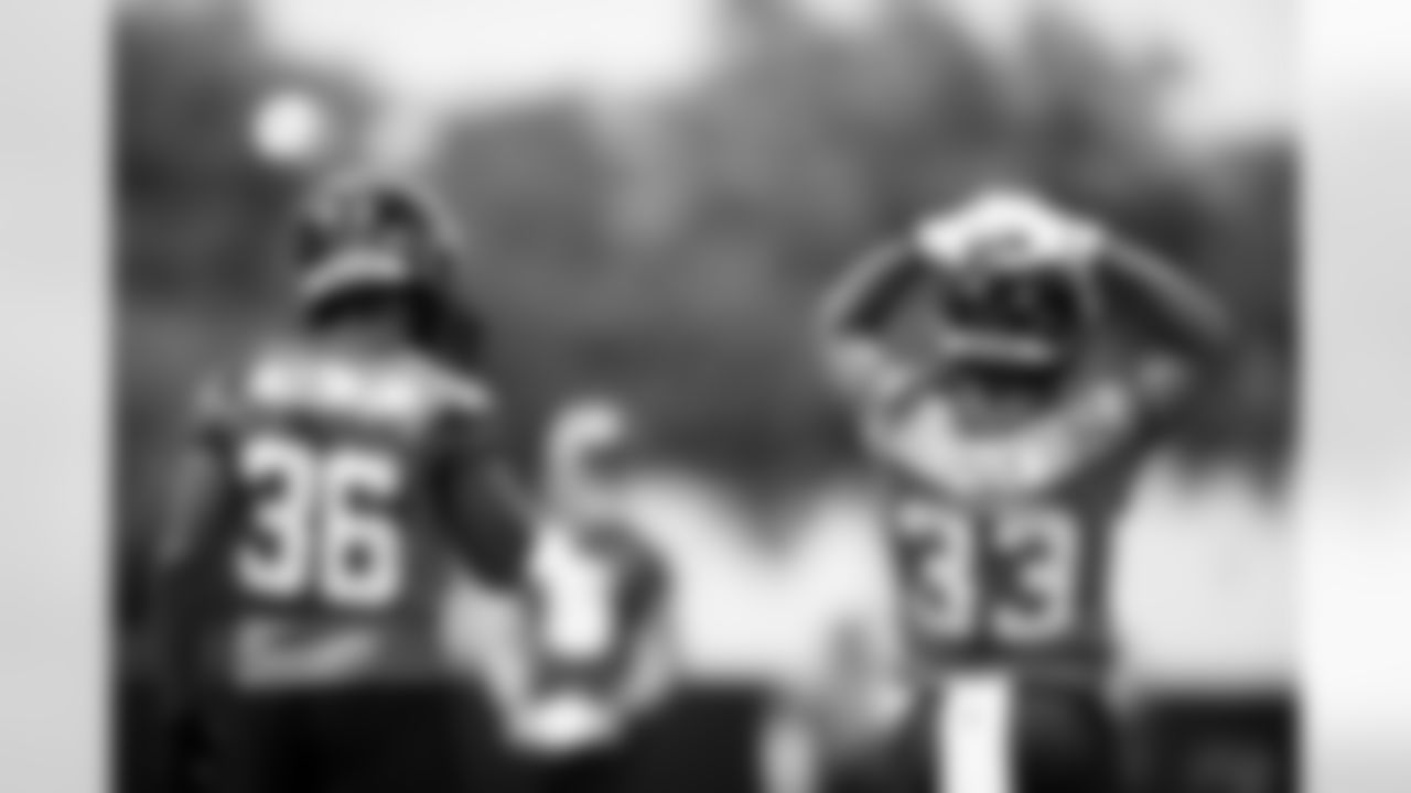 Jacksonville, Fla. — Jaguars running backs LeQuint Allen Jr. (36) and Bhayshul Tuten (33) during rookie minicamp at the Miller Electric Center on May 10, 2025.