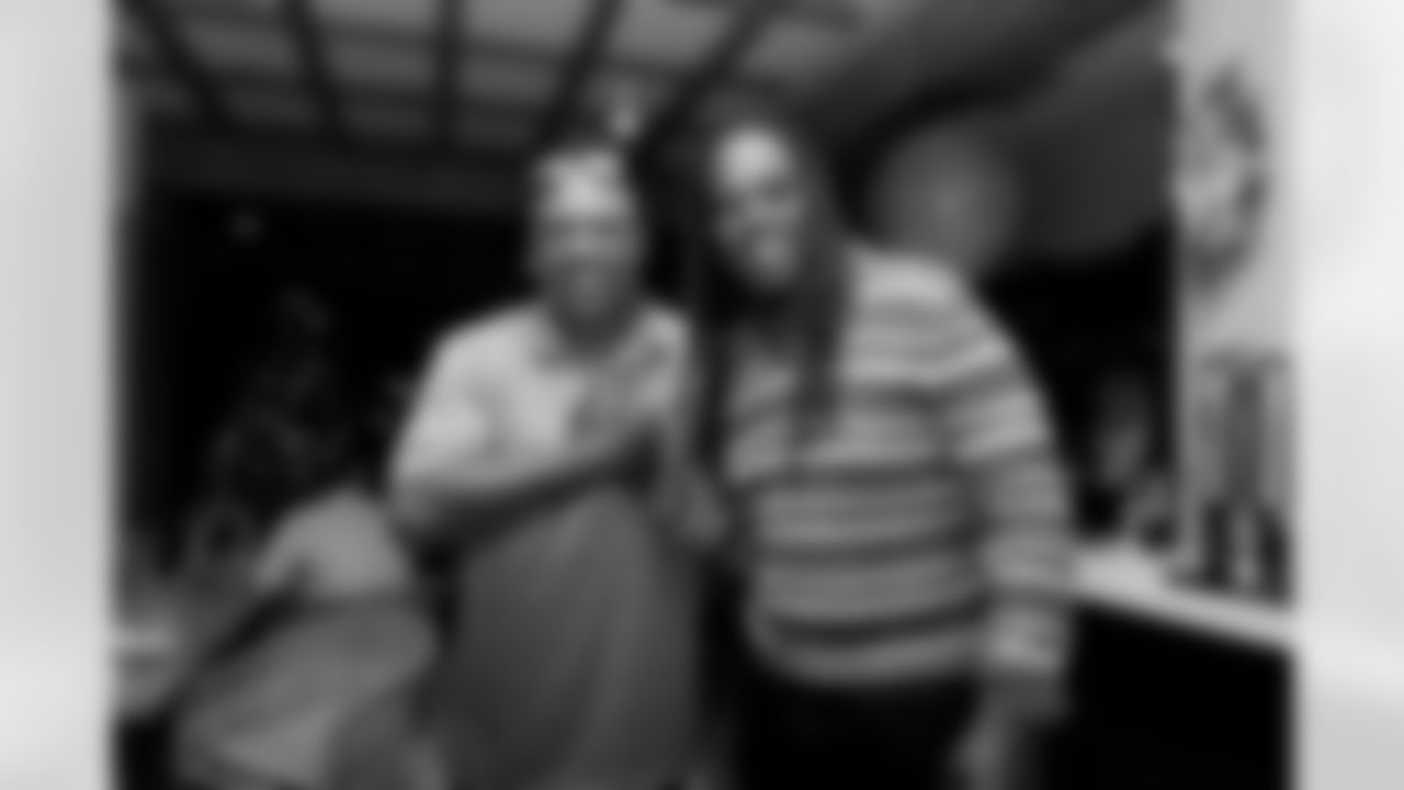 Jacksonville Beach, Fla. — Legends Weekend Friday Dinner at Sandbar Jax Bch on December 5, 2025.