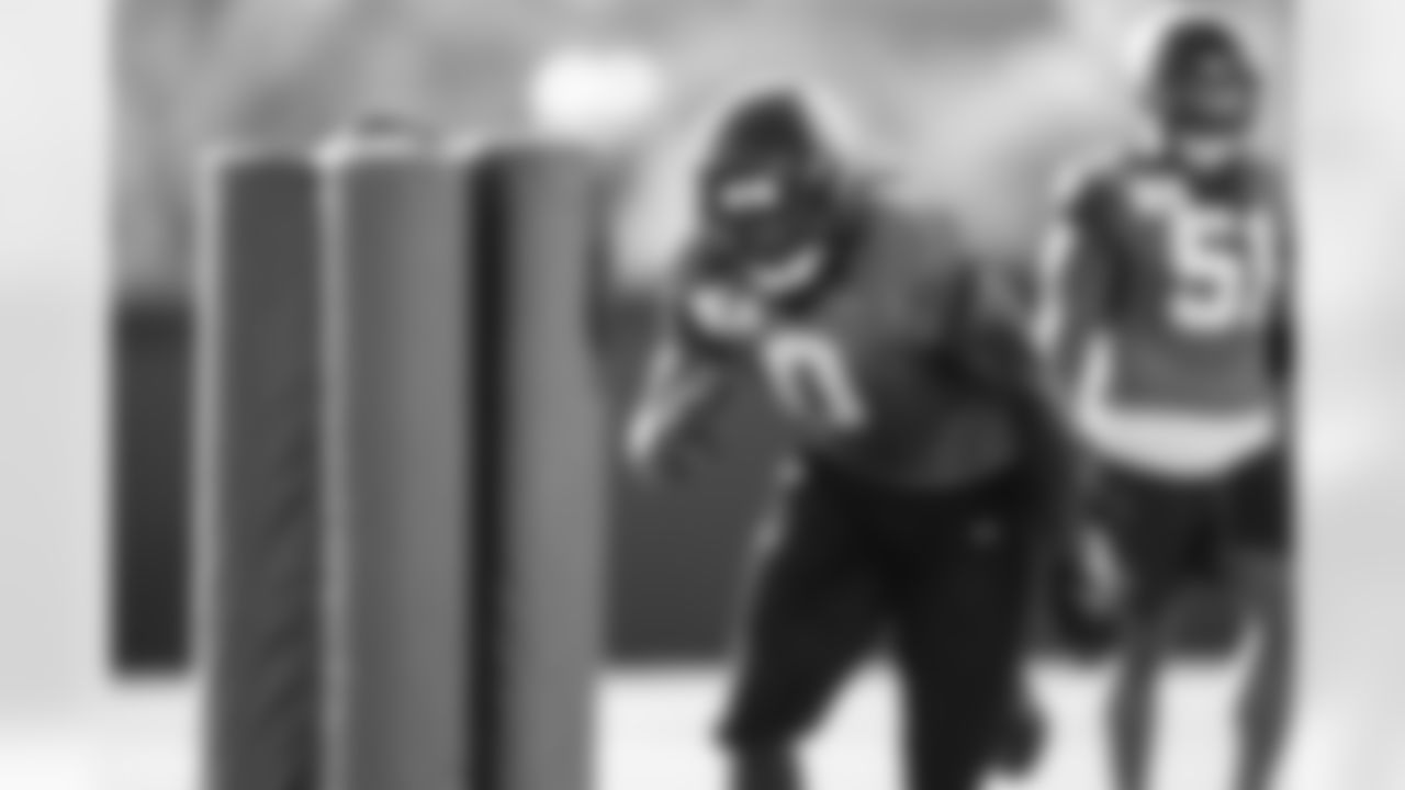 Jacksonville, Fla. — Jaguars linebacker Devin Lloyd (0) during practice at the Miller Electric Center on December 25, 2025.