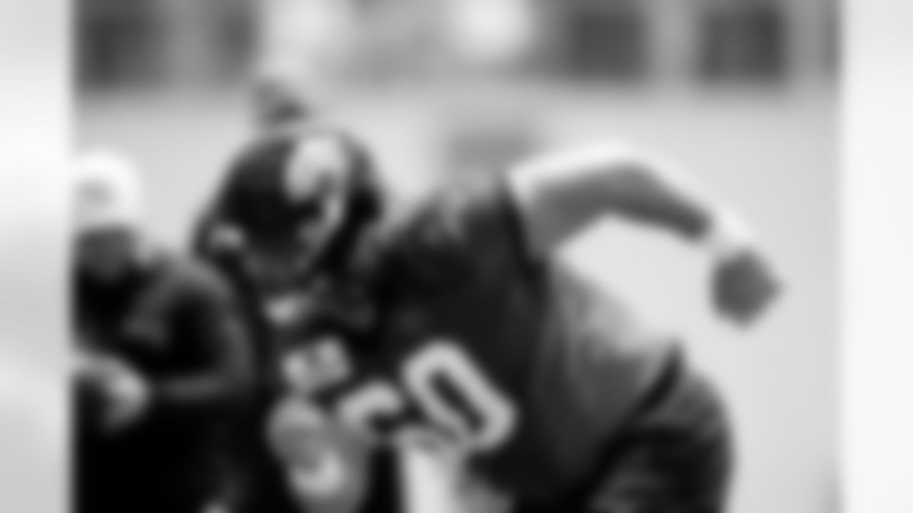 Jacksonville, Fla. — Jaguars center Jonah Monheim (60) during rookie minicamp at the Miller Electric Center on May 9, 2025.