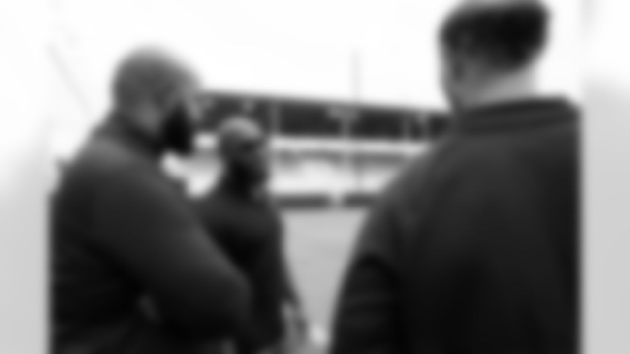 Jacksonville, Fla. — Jagaurs Legends attend Jaguars practice at the Miller Electric Center on December 5, 2025.