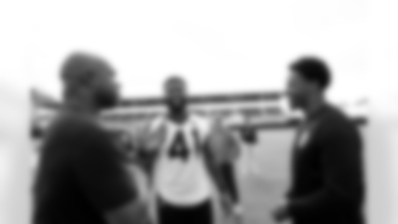 Jacksonville, Fla. — Jagaurs Legends attend Jaguars practice at the Miller Electric Center on December 5, 2025.