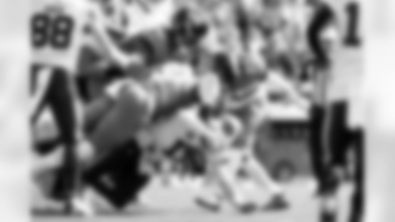 Jacksonville Jaguars vs Buffalo Bills
DE Travon Walker (44)