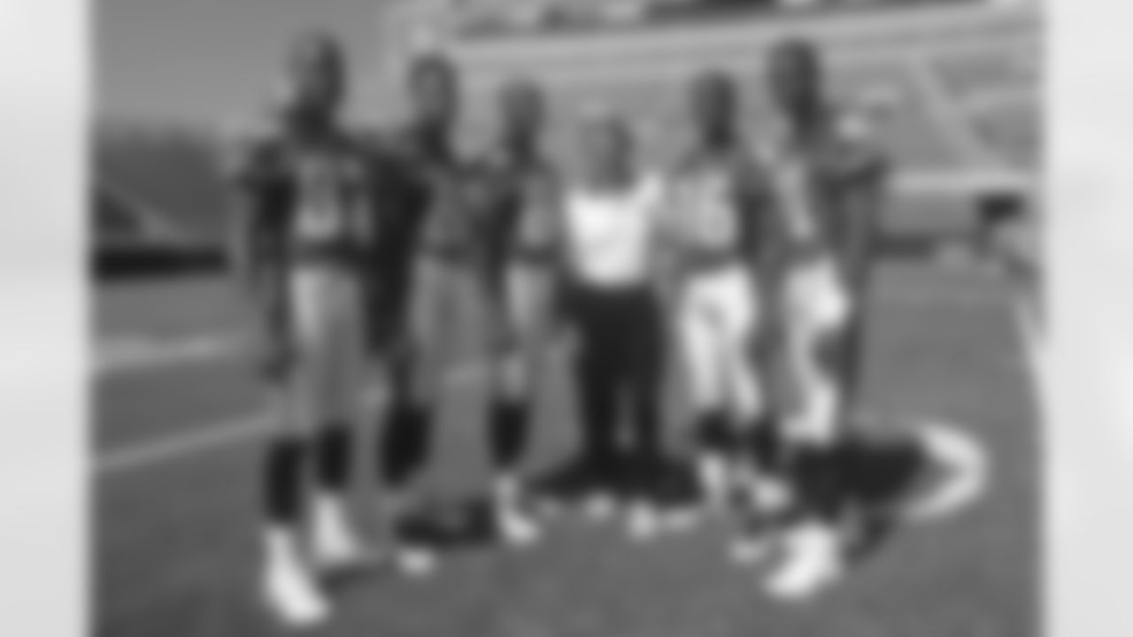 rwilson-JaguarsHistoricalPhotoArchive_180REceiversGroupPicture1998