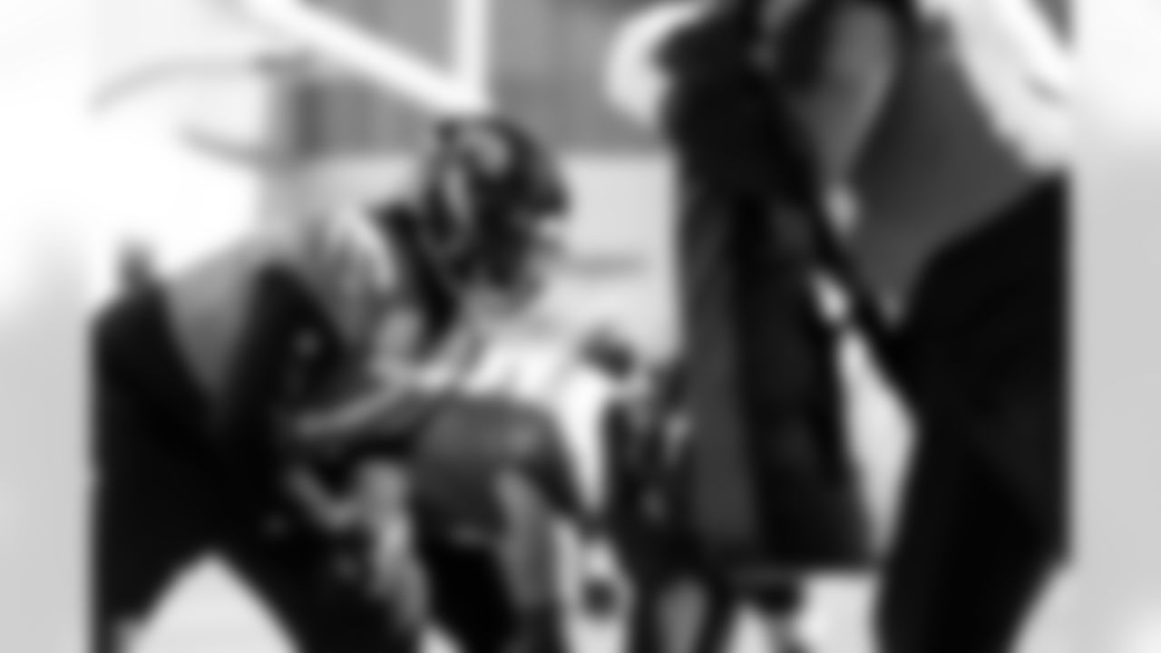 Jacksonville, Fla. — Jaguars offensive lineman Anton Harrison (77) during practice at the Miller Electric Center on December 11, 2025.