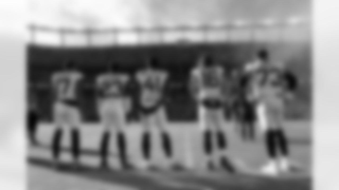 Jacksonville Jaguars vs Denver Broncos

OL Robert Hainsey (73), QB Trevor Lawrence (16), DE Josh Hines-Allen (41), LB Foyesade Oluokun (23) and WR Tim Patrick (17)