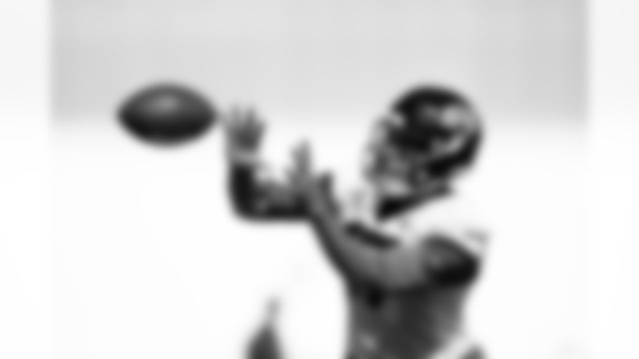 Jacksonville, Fla. — Jaguars wide receiver Tim Patrick (17) during practice at the Miller Electric Center on November 5, 2025.