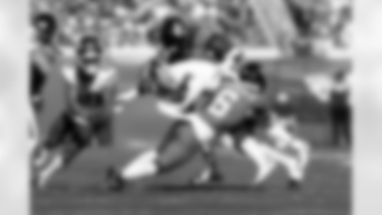 Jacksonville Jaguars vs New York Jets
LB Devin Lloyd (0) and CB Greg Newsome II (6)