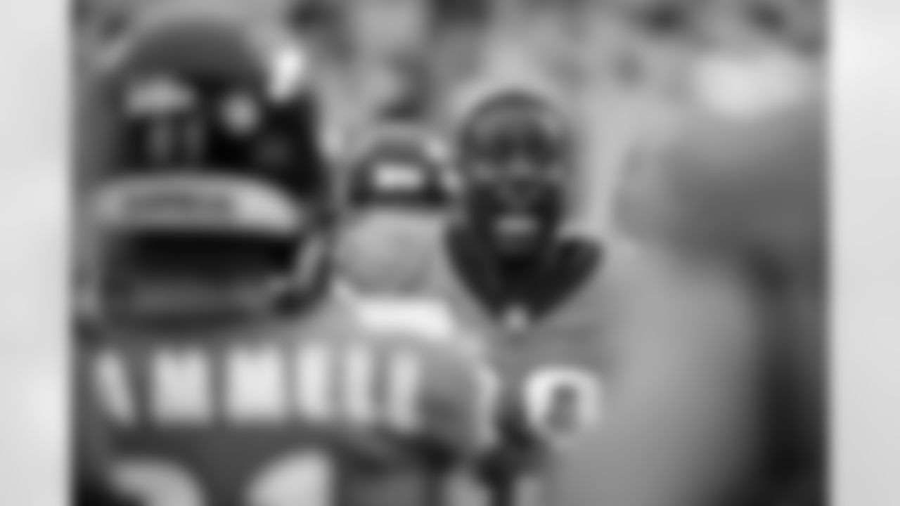 Jacksonville Jaguars vs Indianapolis Colts

LB Foyesade Oluokun (23)