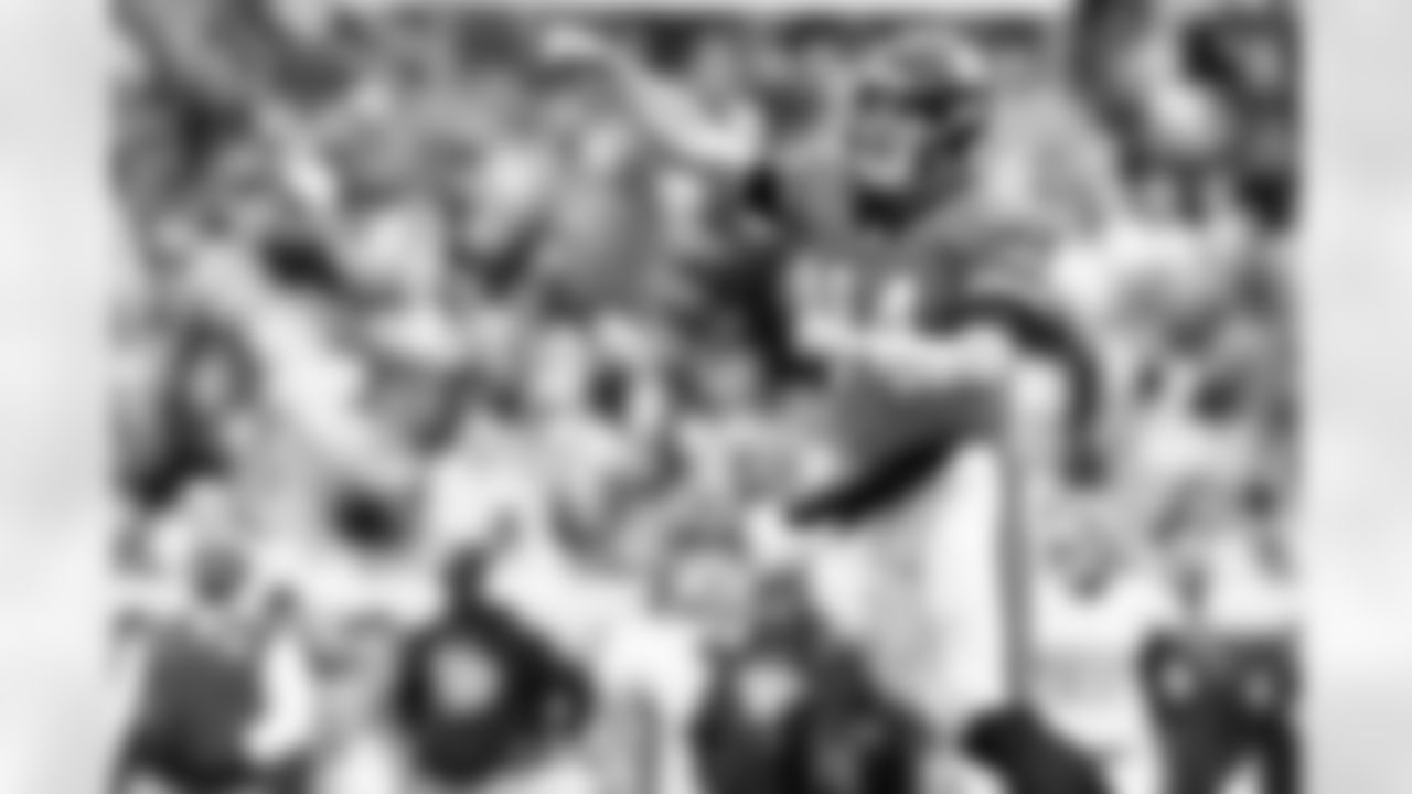 Jacksonville Jaguars vs Tennessee Titans

QB Nick Mullens (14)