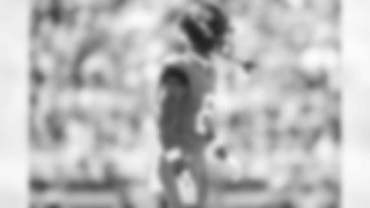 Jacksonville Jaguars vs Seattle Seahawks
CB Greg Newsome II (6)