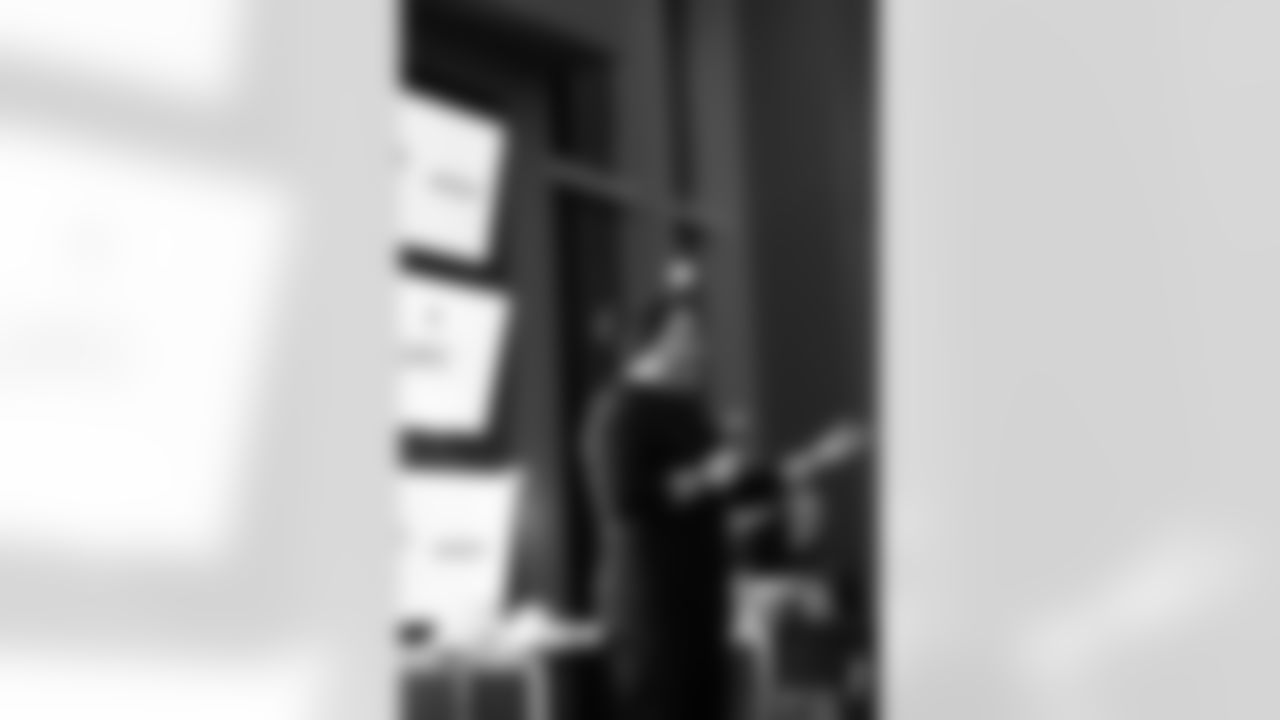 2023_0104_KickingItWithSoles_52