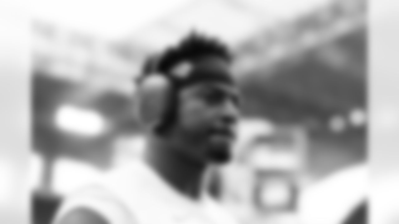 Jacksonville Jaguars vs Miami Dolphins
LB Ventrell Miller