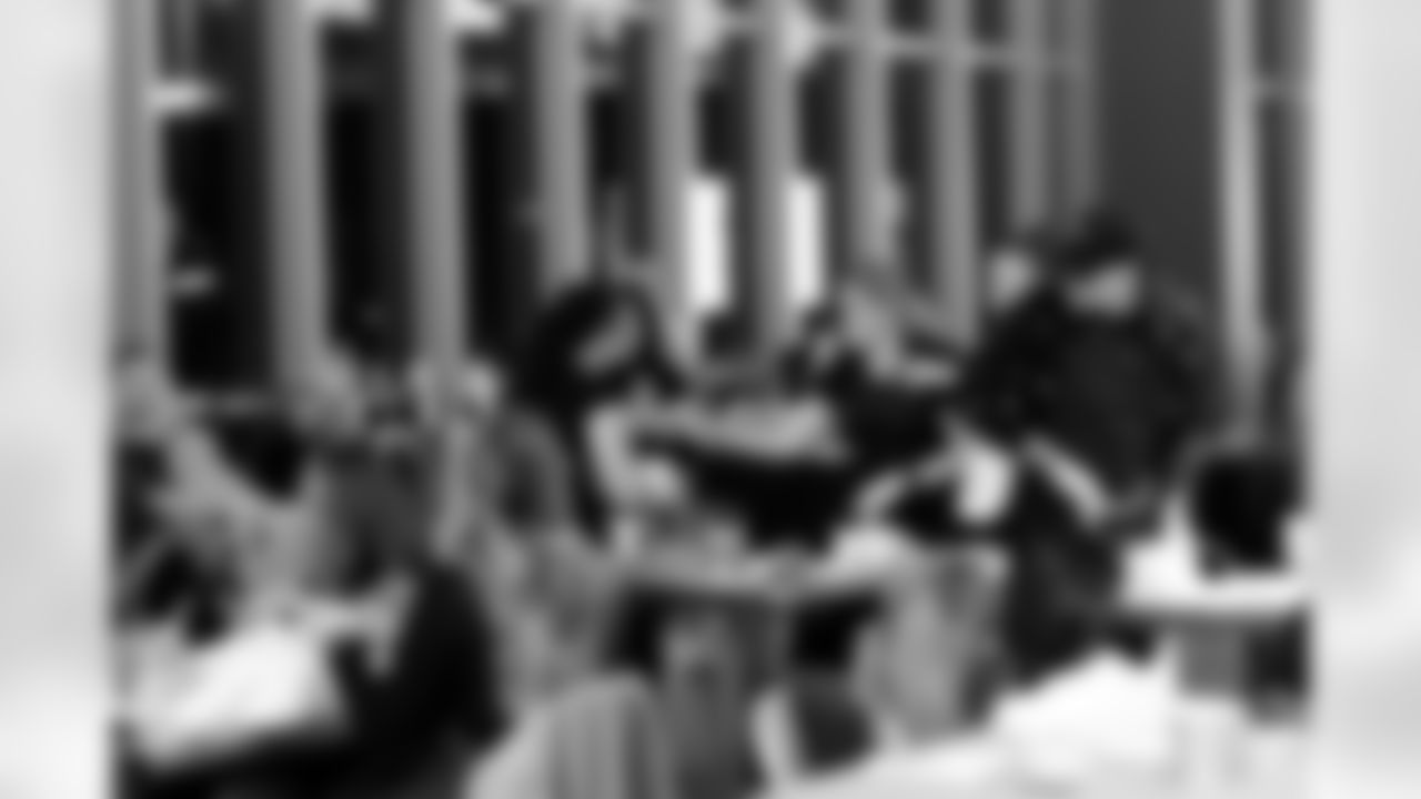 2023_0104_KickingItWithSoles_50