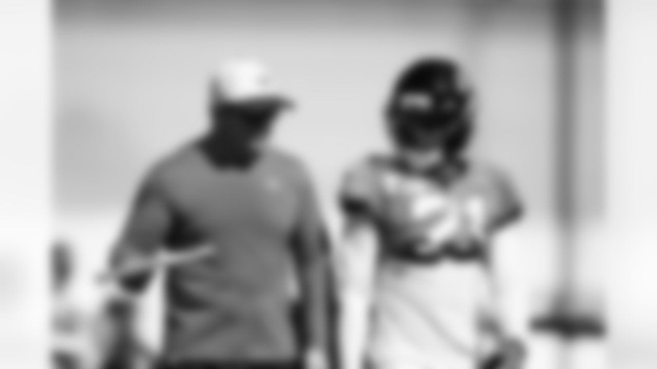 Jacksonville, Fla. — Jaguars special teams coordinator Heath Farwell and cornerback Christian Braswell (21) during practice at the Miller Electric Center on November 20, 2025.