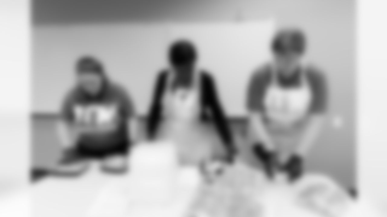 Jacksonville, Fla. — Florida Blue Senior Meal Distribution on November 24, 2025.