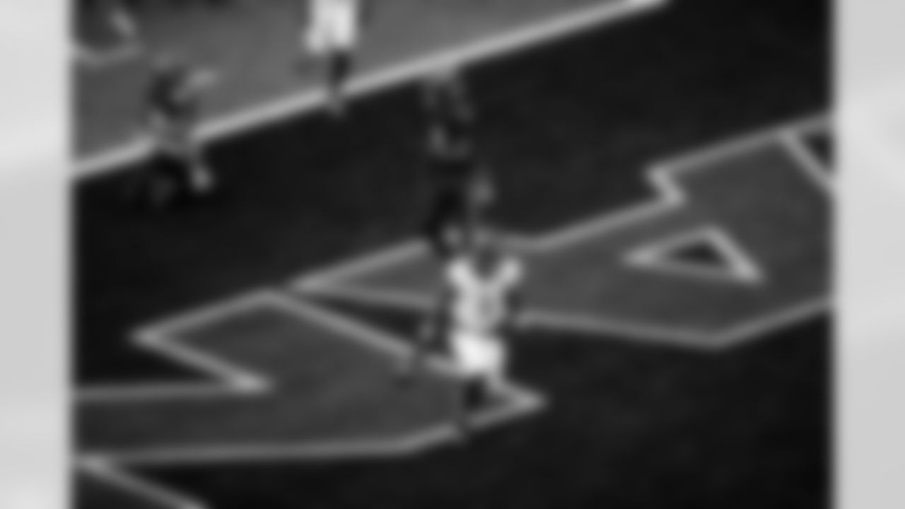 Jacksonville Jaguars vs Houston Texans

RB Travis Etienne Jr. (1)