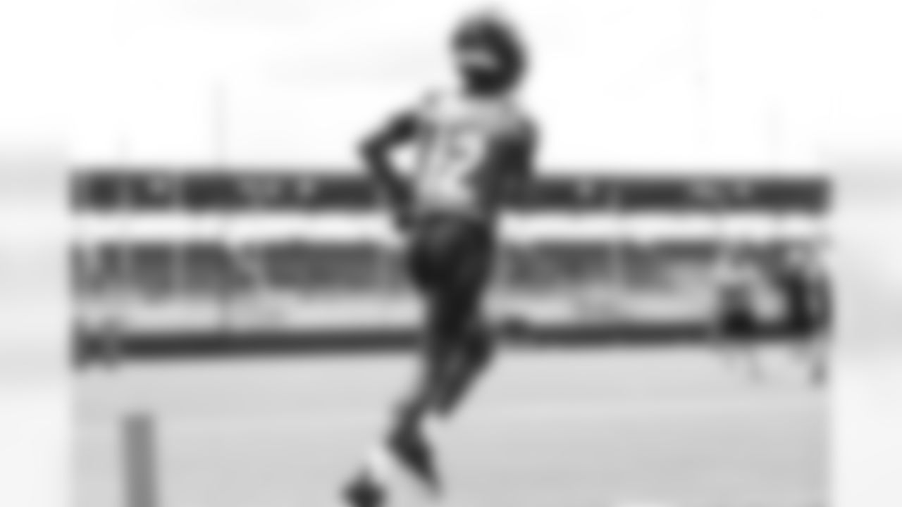 Jacksonville, Fla. — Jaguars wide receiver/defensive back Travis Hunter (12) during rookie minicamp at the Miller Electric Center on May 9, 2025.
