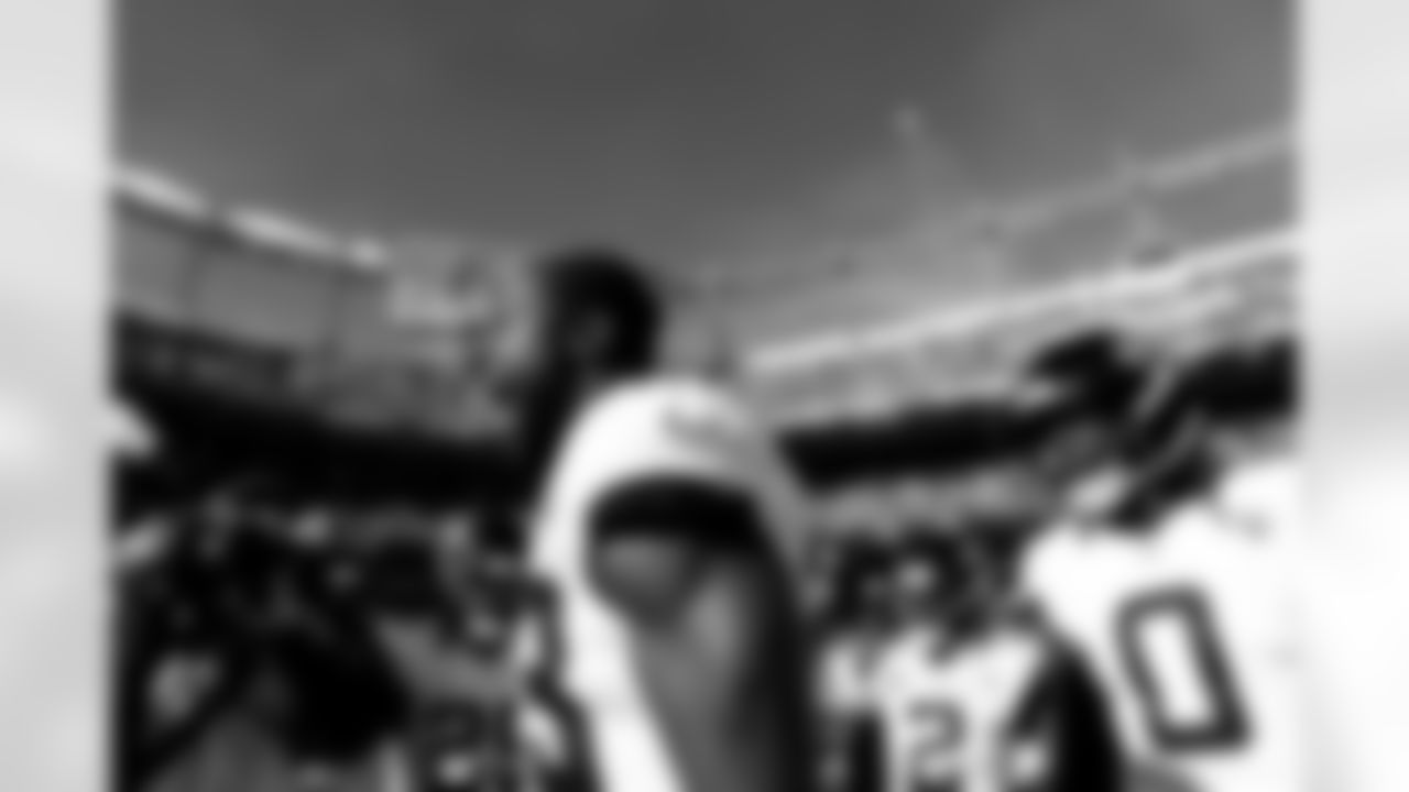 Jacksonville Jaguars vs Denver Broncos

LB Foyesade Oluokun (23)