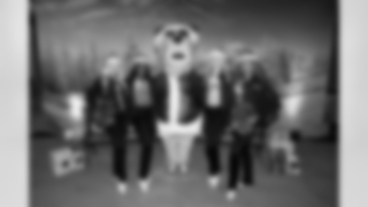 2023_1212_FanClubHolidayPawty_08